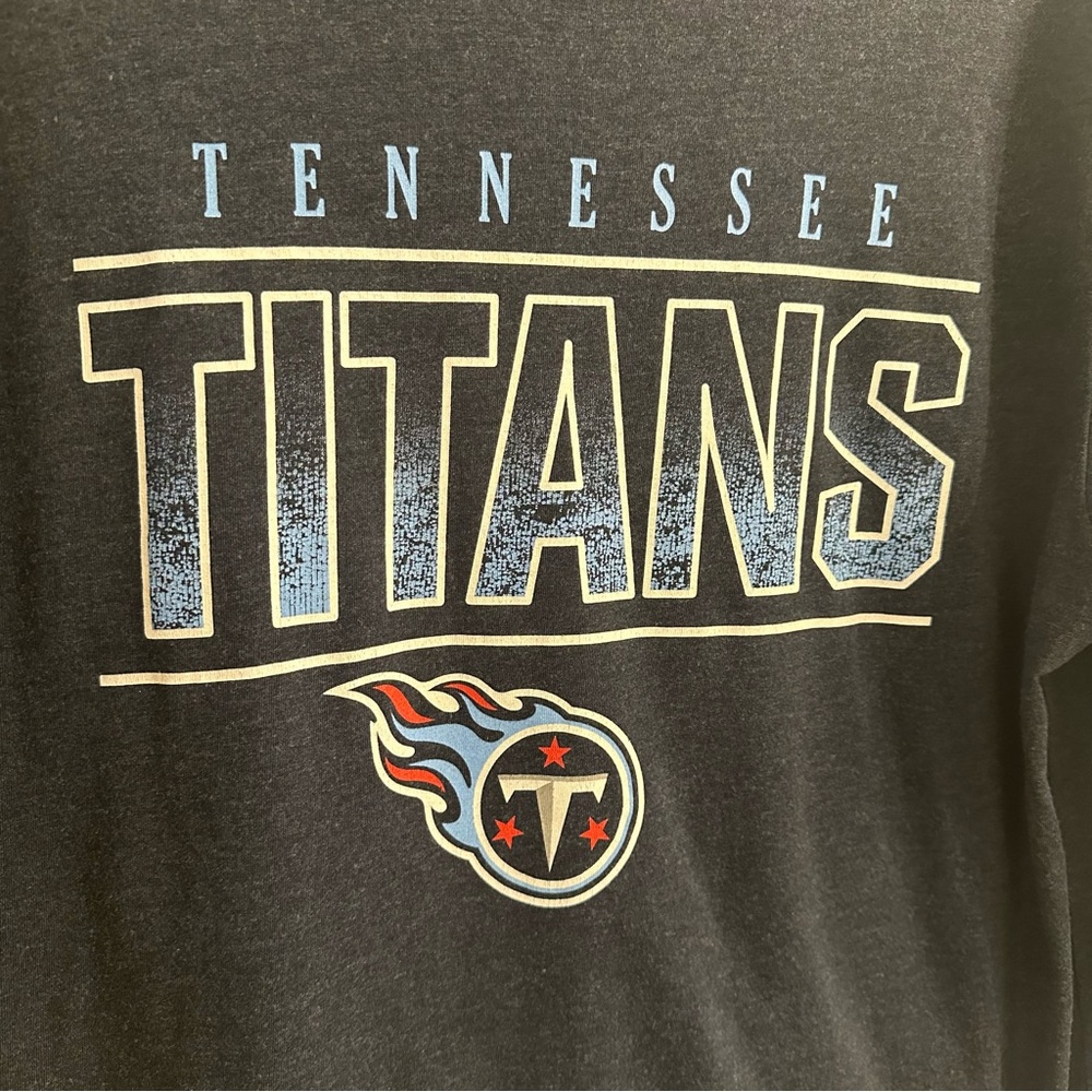 47 Tennessee Titans T-shirt Tee Unisex Men’s Large Navy Blue Long Sleeve TN NFL - Picture 2 of 8